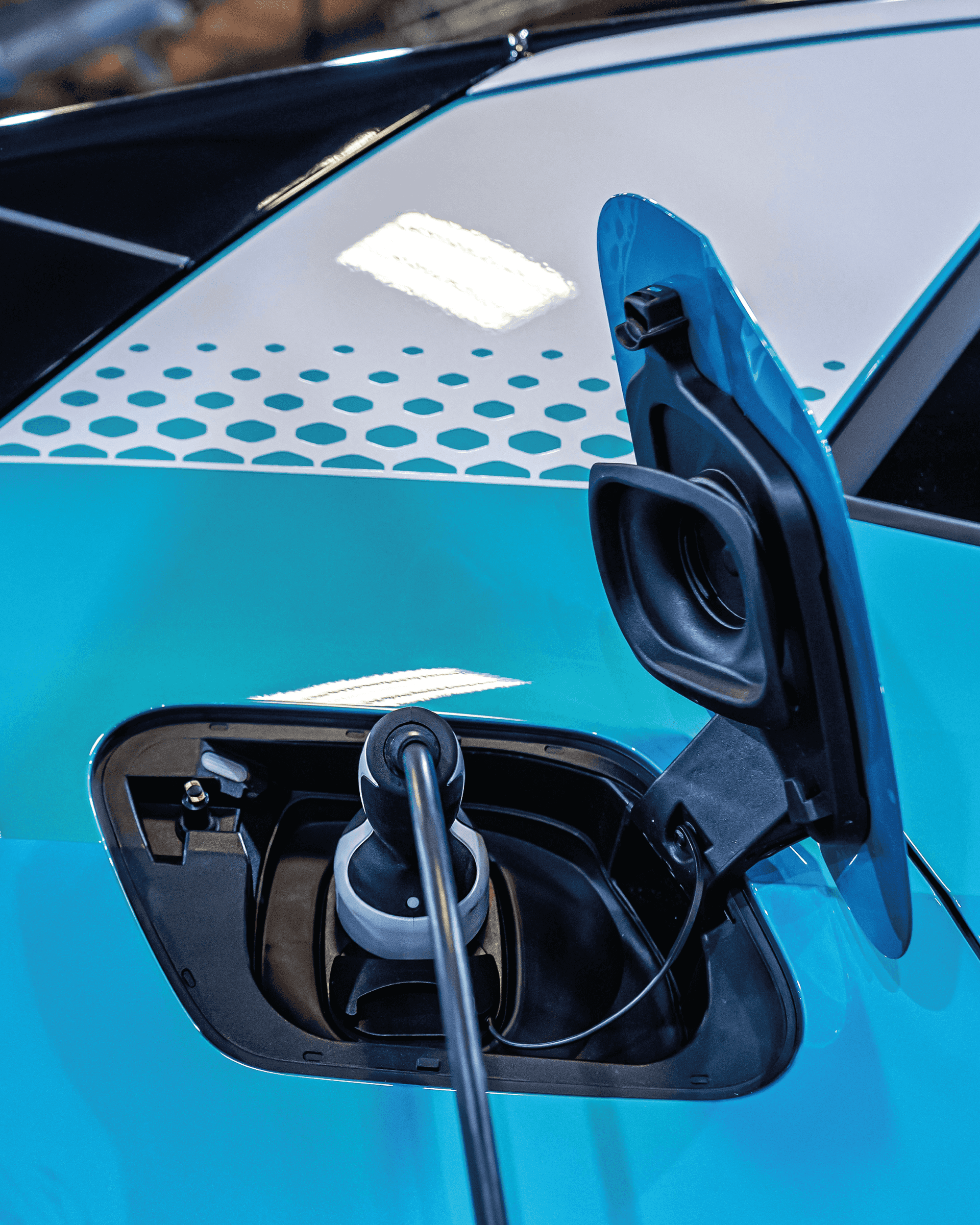 Elektrikli Araç Şarj Teknolojileri: Ev Tipi Şarj vs İstasyon Şarjı Karşılaştırması [2025 Rehberi]